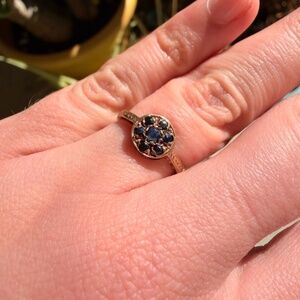 Vintage cluster gold ring with deep navy blue -black stones